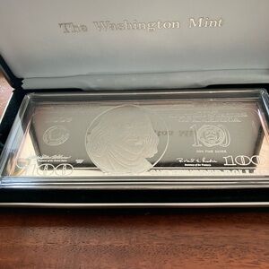 Silver Washington Mint Collectible Bar 1997.
Quarter Pound silver proof.